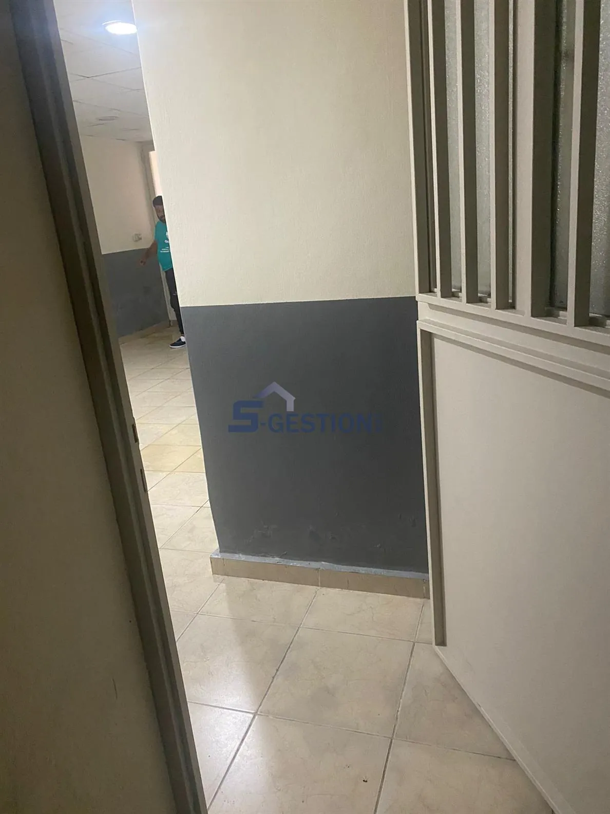 Depot for Rent in Badaro — الصورة 5