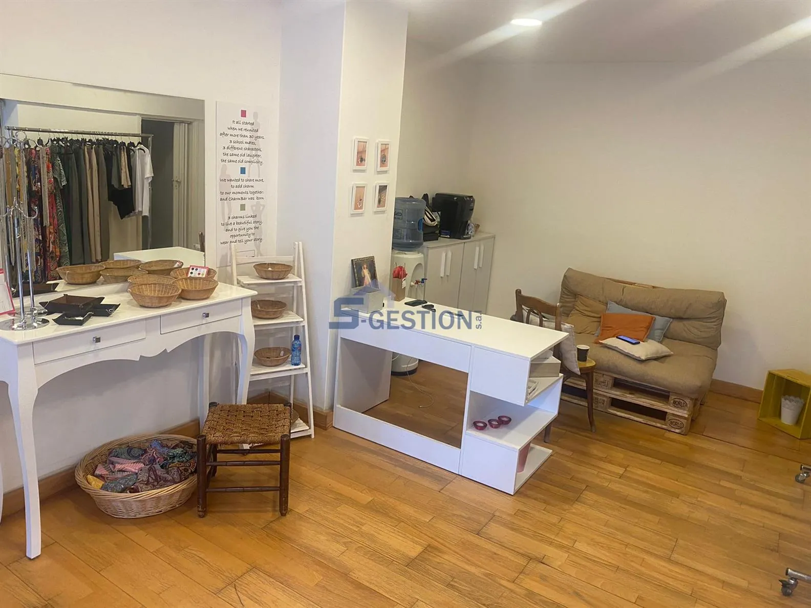 Shop Commercial Premises for Rent in Badaro — الصورة 3
