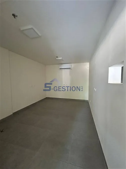 Shop Commercial Premises for Rent in Sin El-Fil — الصورة 4