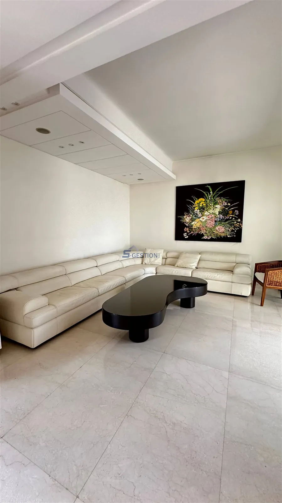 Apartment for Rent Furnished in Achrafieh — الصورة 5