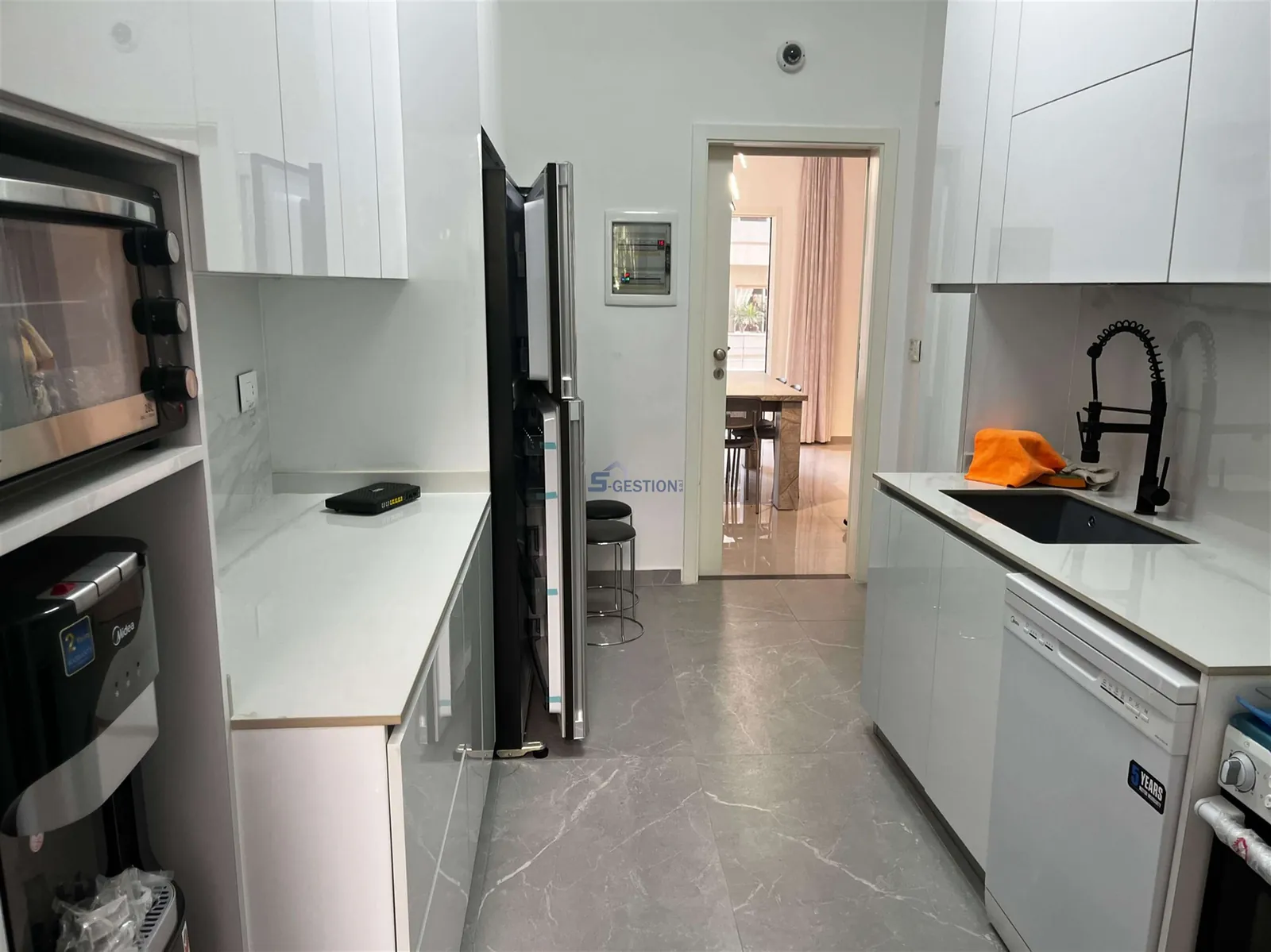 Apartment for Rent Furnished in Achrafieh — الصورة 4