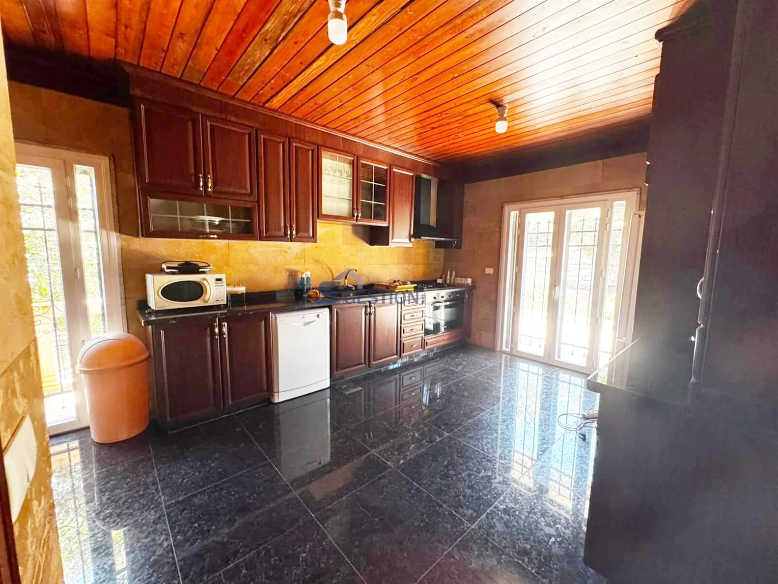 Villa Individual House for Rent Furnished in Faqra — الصورة 2