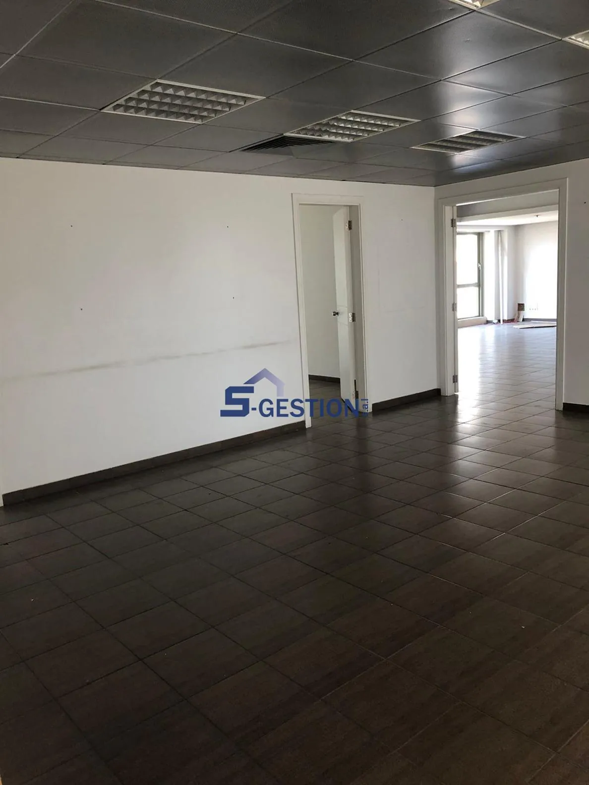 Office for Rent in Achrafieh — الصورة 4