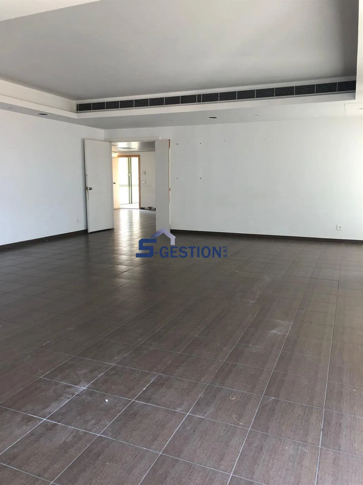 Office for Rent in Achrafieh — الصورة 5