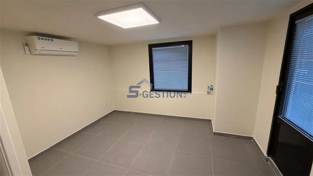 Office for Rent in Achrafieh — الصورة 4