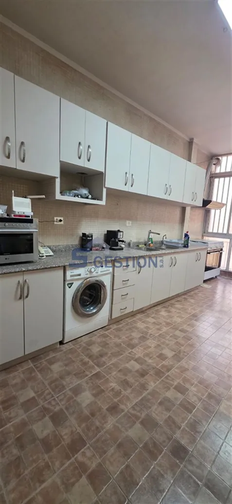 Apartment for Rent Furnished in Sanayeh — photo 4