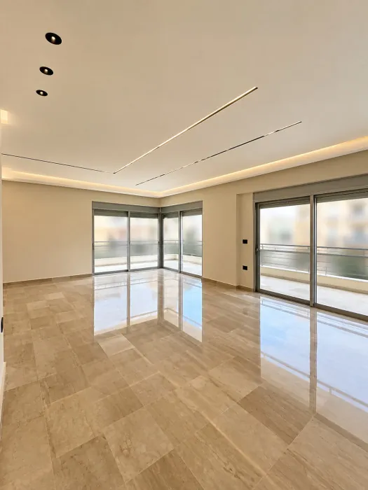 Apartment For Sale In Ras El Nabeh — الصورة 2