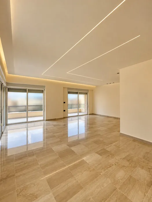 Apartment For Sale In Ras El Nabeh — الصورة 3
