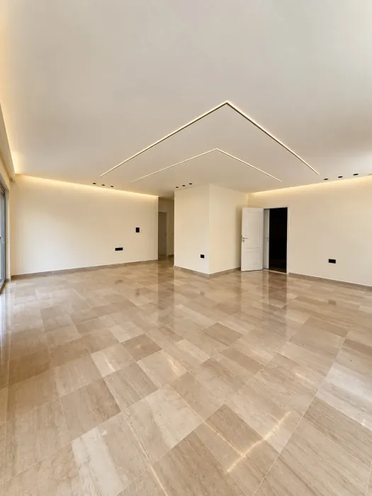 Apartment For Sale In Ras El Nabeh — الصورة 4