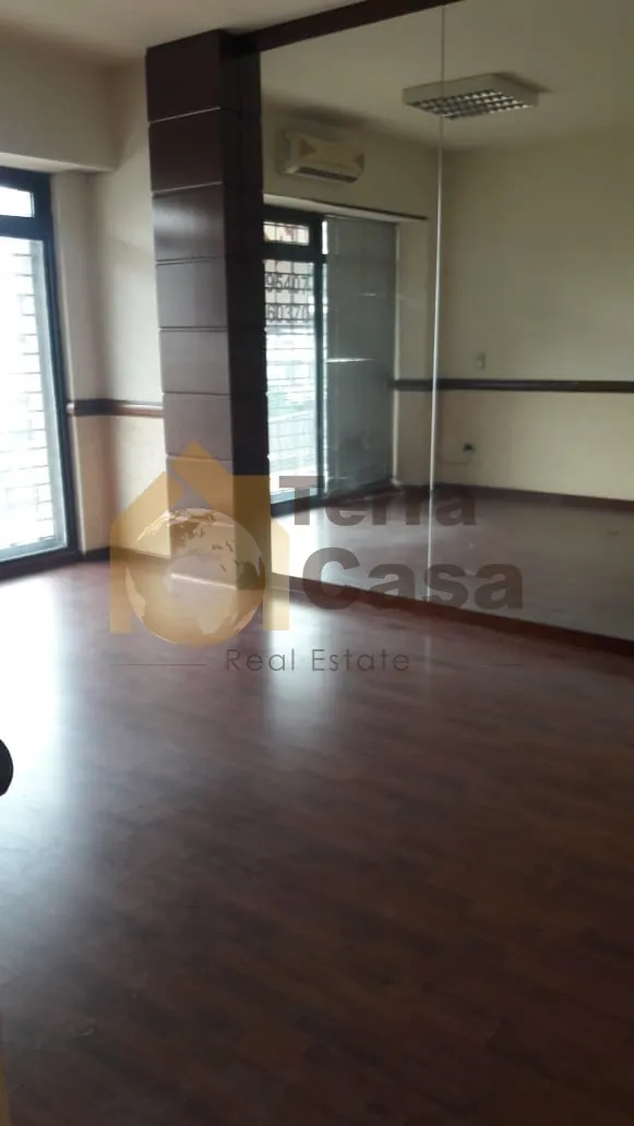 Shop 65 sqm for Rent in Fanar main road Ref#1558 — الصورة 3