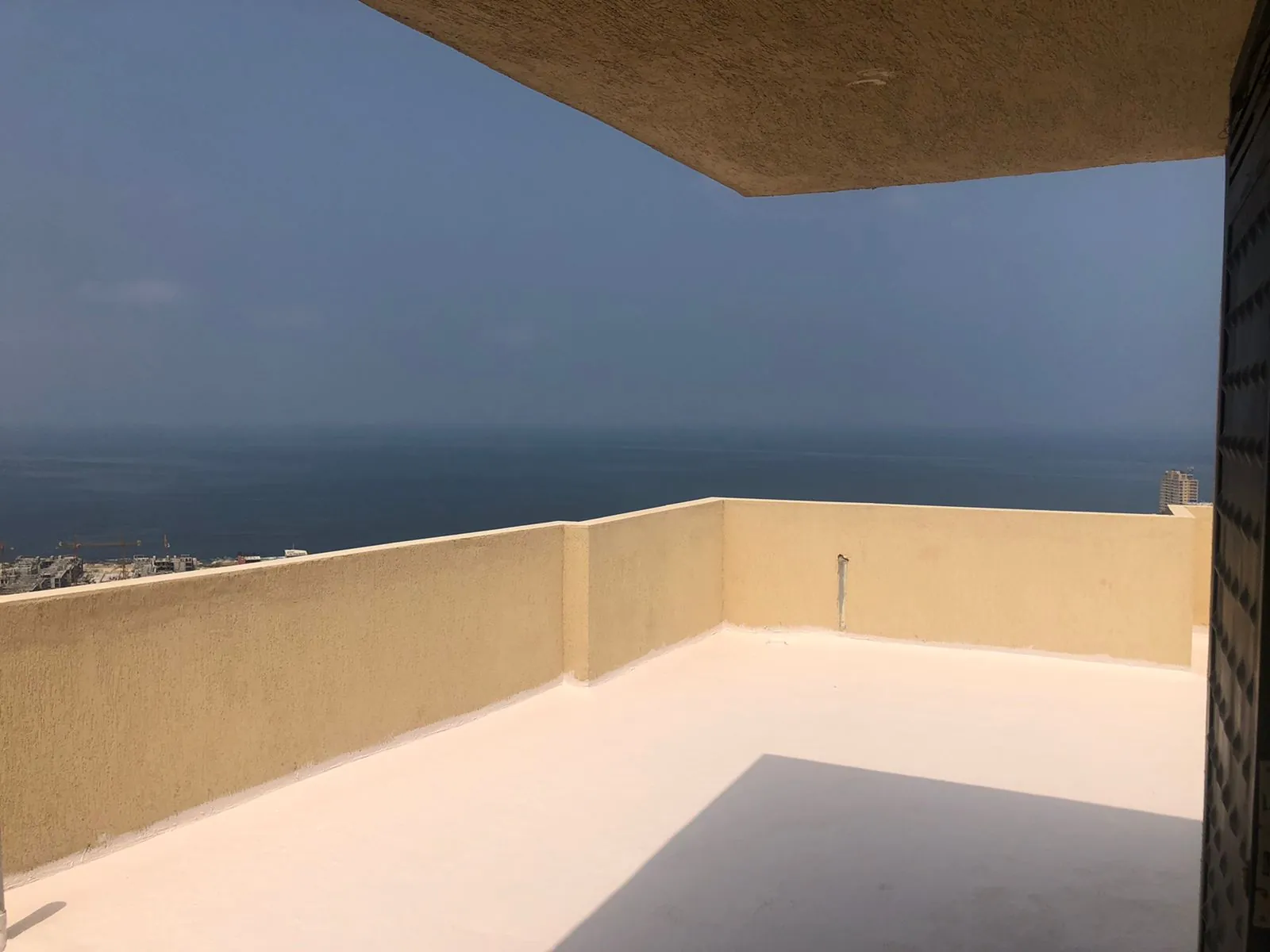 Kfaryassine apartment with roof brand new one unit per floor sea view. — photo 2