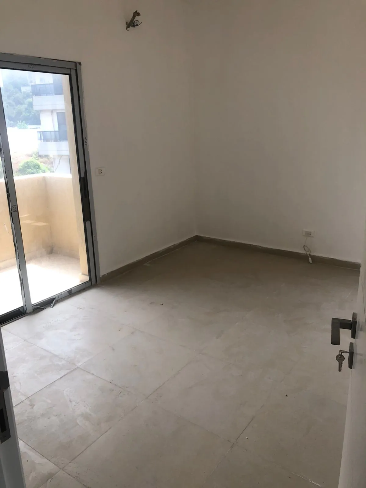 Kfaryassine apartment with roof brand new one unit per floor sea view. — photo 5