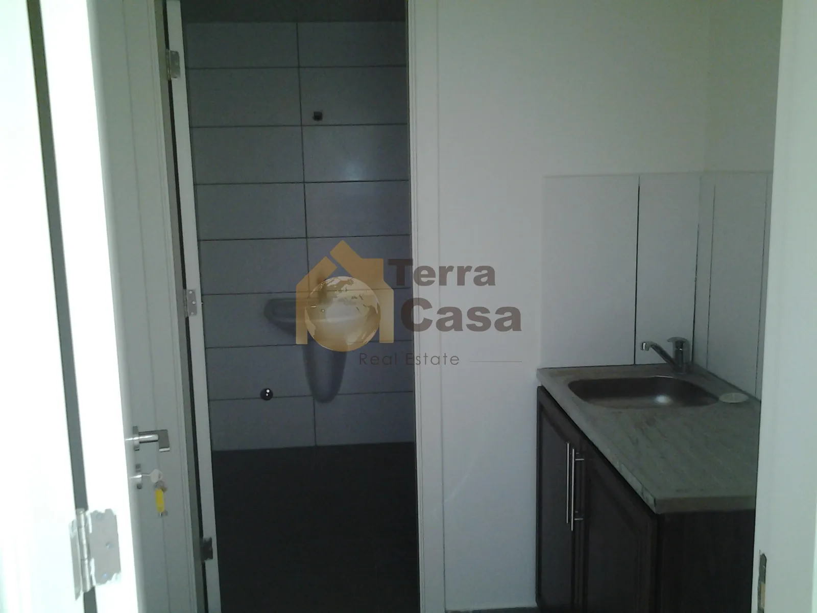 Haouch el omara office 75 sqm for Rent prime location #1850 — الصورة 3