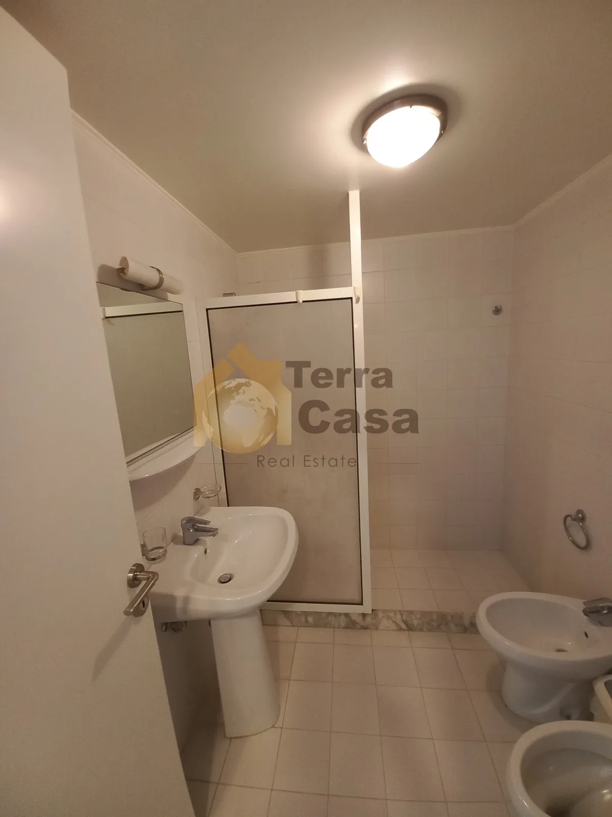 Fully furnished apartment in Yarzeh for Rent Ref#1860 — photo 3