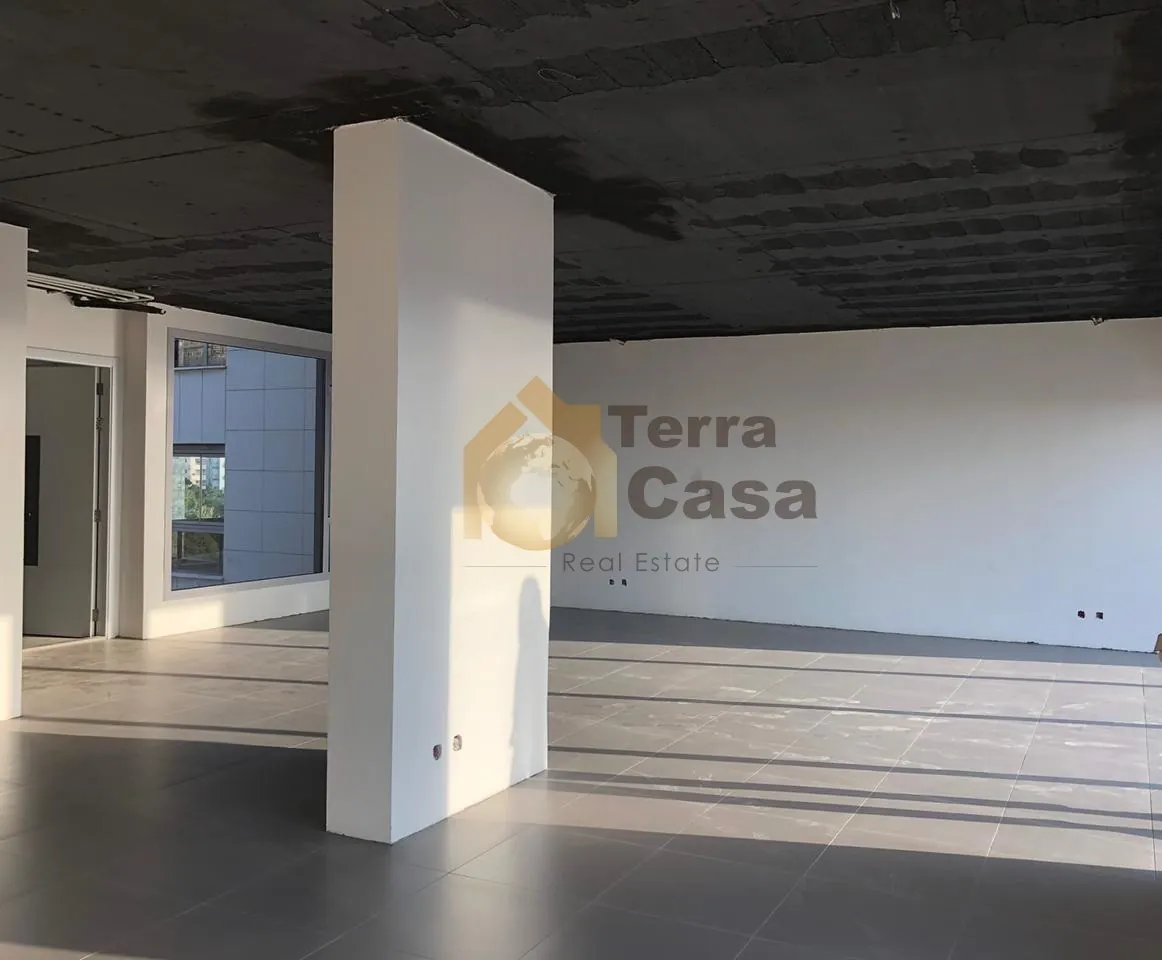 Dbayeh Brand new prestigious office sea view prime location Ref#2048 — الصورة 3