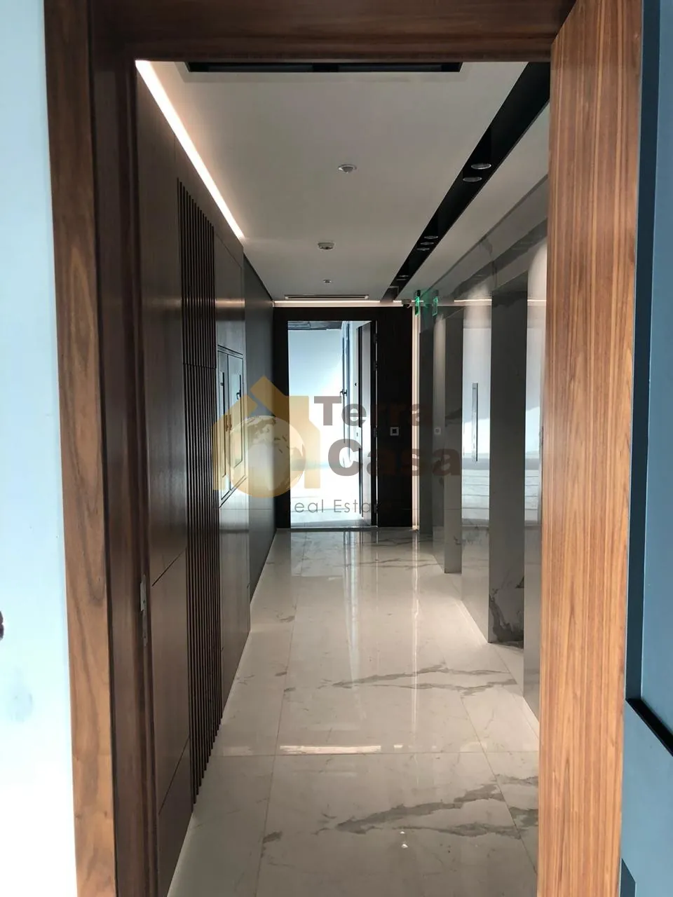 Dbayeh Brand new prestigious office sea view prime location Ref#2048 — الصورة 5
