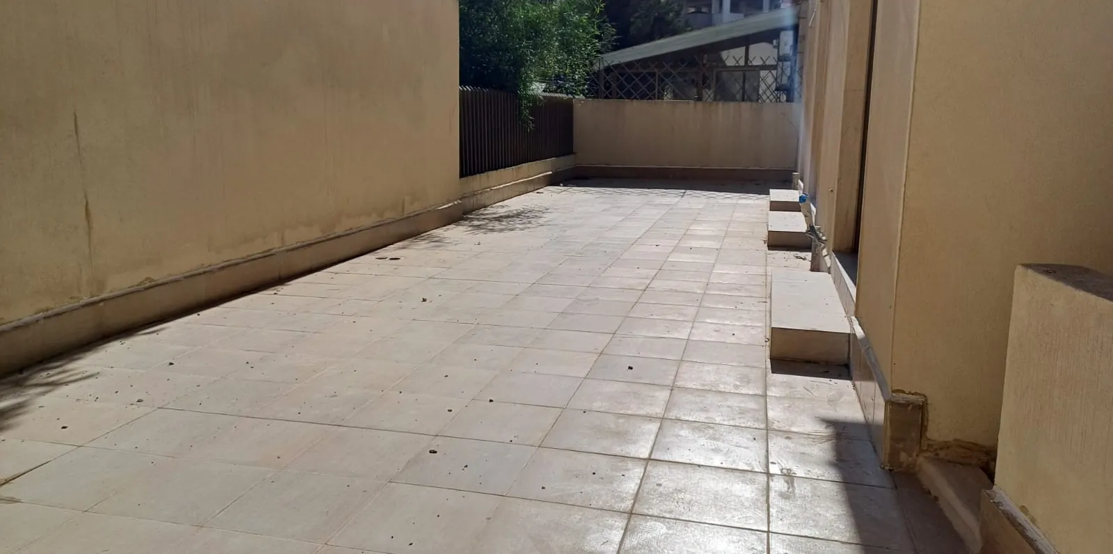 Deek el mehdi luxurious apartment with 86 sqm terrace for Rent Ref#2216 — الصورة 3