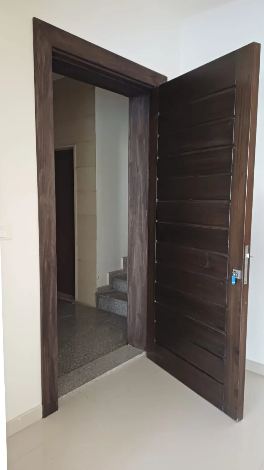 Deek el mehdi luxurious apartment with 86 sqm terrace for Rent Ref#2216 — الصورة 4