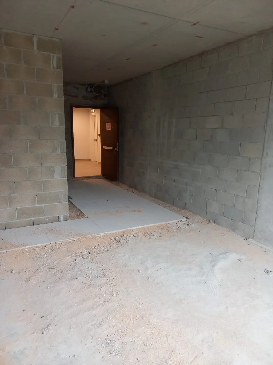 Dekwaneh office 50 sqm core and shell for Sale prime location 2723 — photo 2