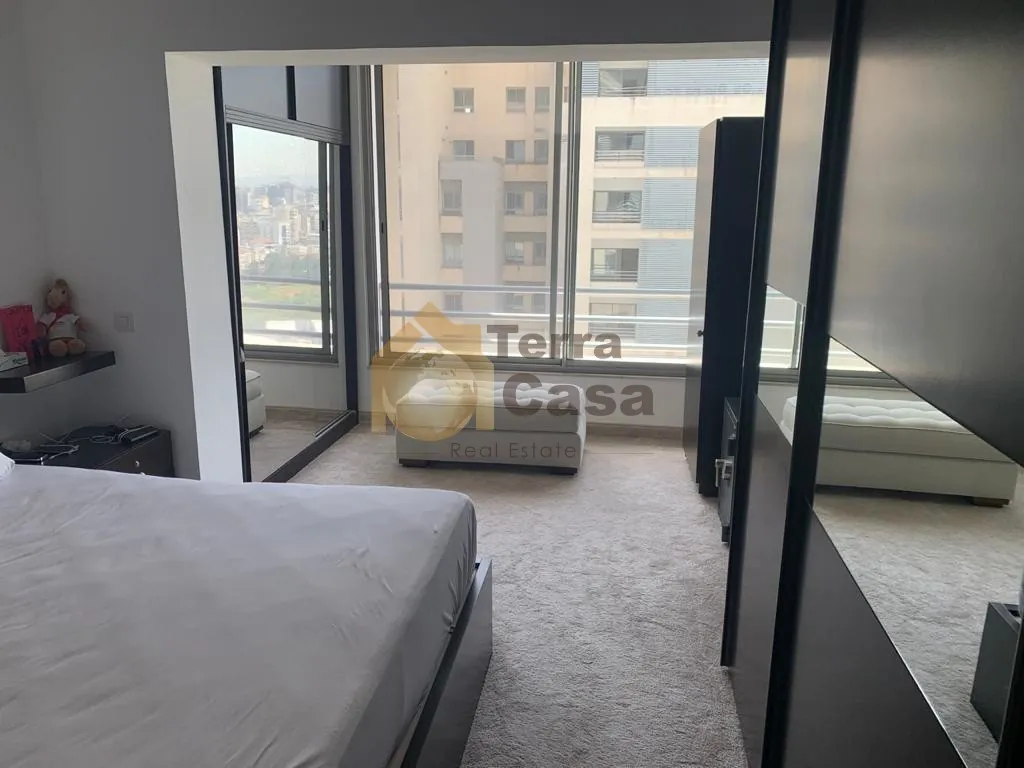 Luxurious Apartment in achrafieh Ref# 2811 — photo 2