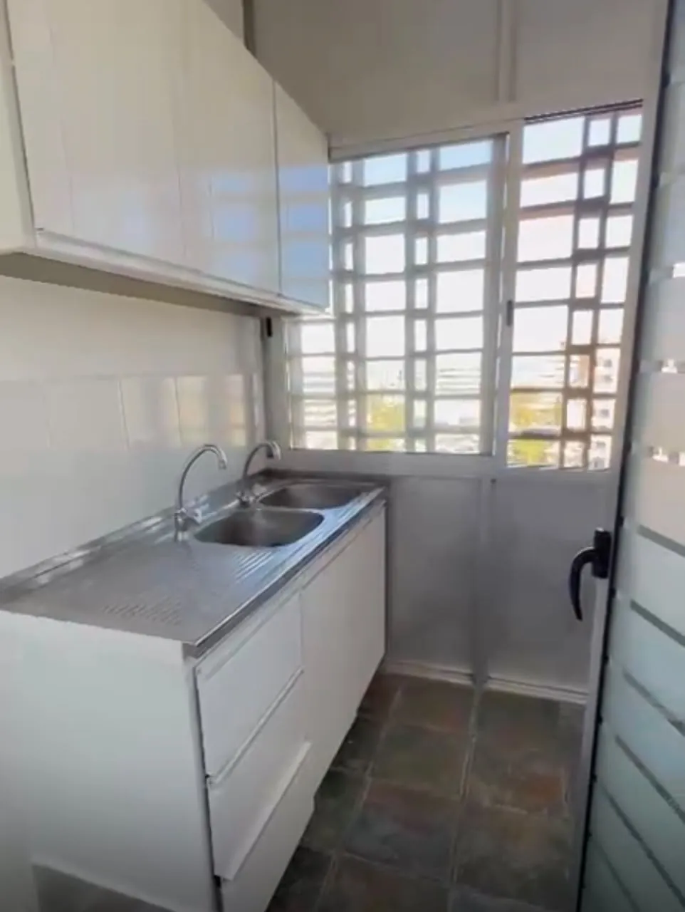 Jounieh highway renovated apartment for Rent sea view suitable for an office #3246 — الصورة 5