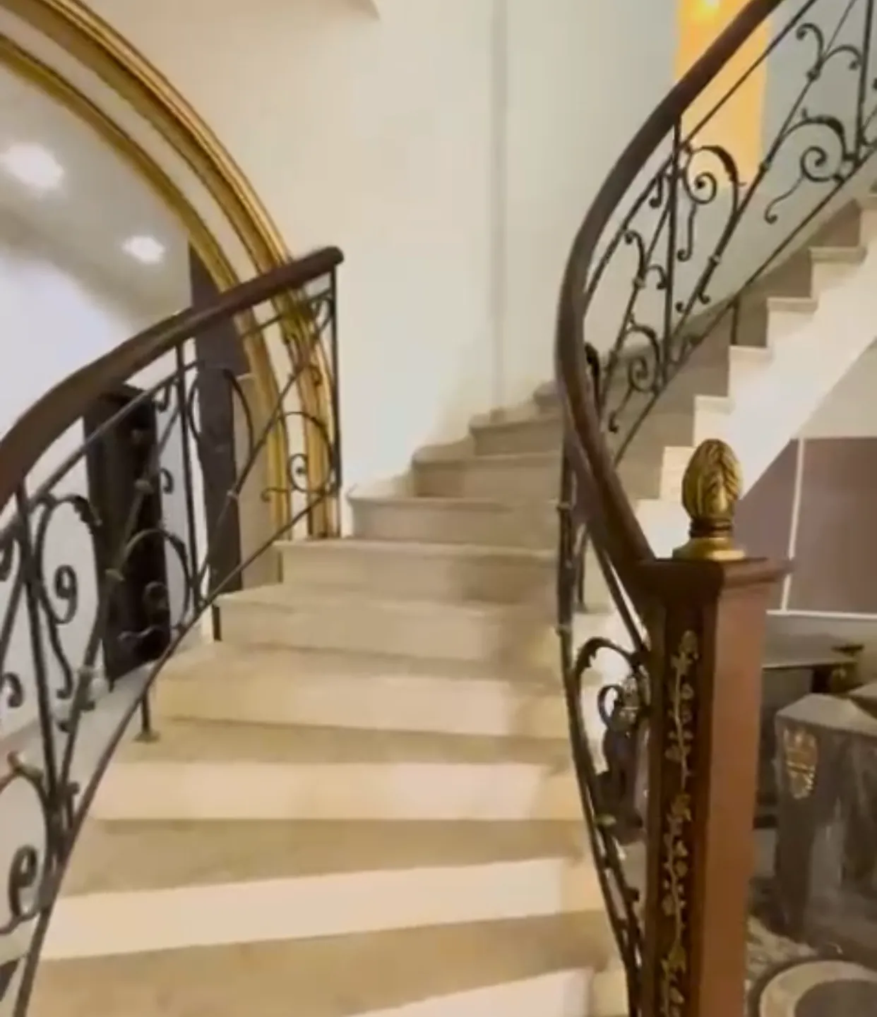 Zahle villa 3 floors 750 sqm+1050 sqm garden for Sale, open panoramic view #3361 — photo 4