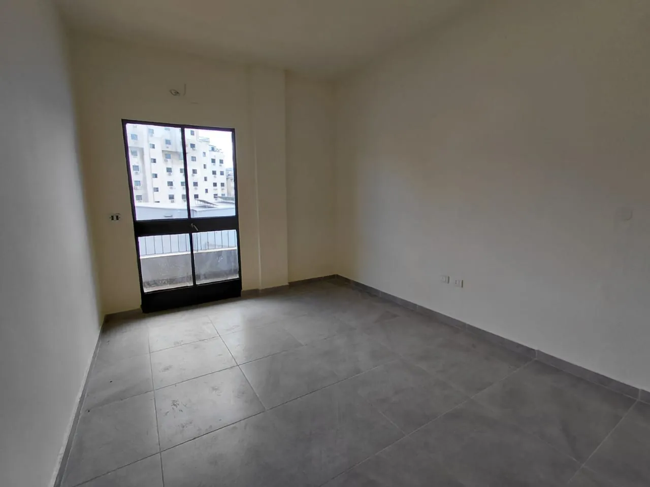 Baouchrieh office 400 sqm for Rent prime location (2 offices available) #4339 — الصورة 2
