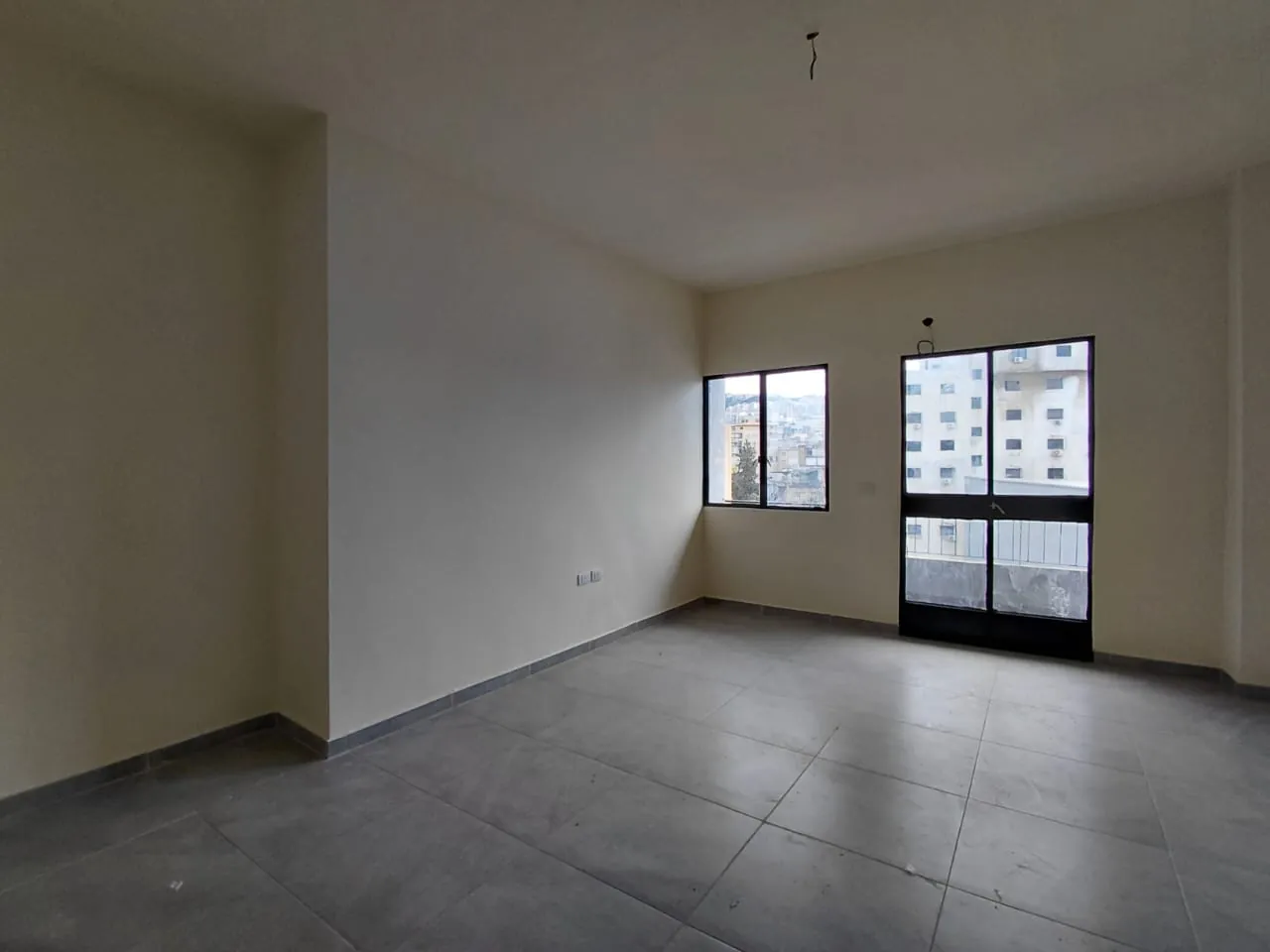 Baouchrieh office 400 sqm for Rent prime location (2 offices available) #4339 — الصورة 3