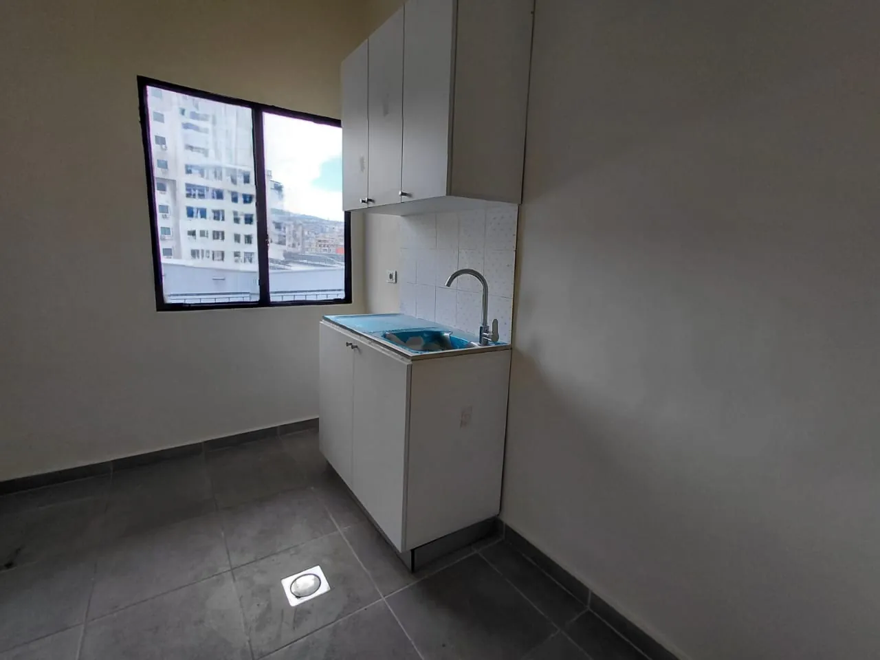 Baouchrieh office 400 sqm for Rent prime location (2 offices available) #4339 — الصورة 4