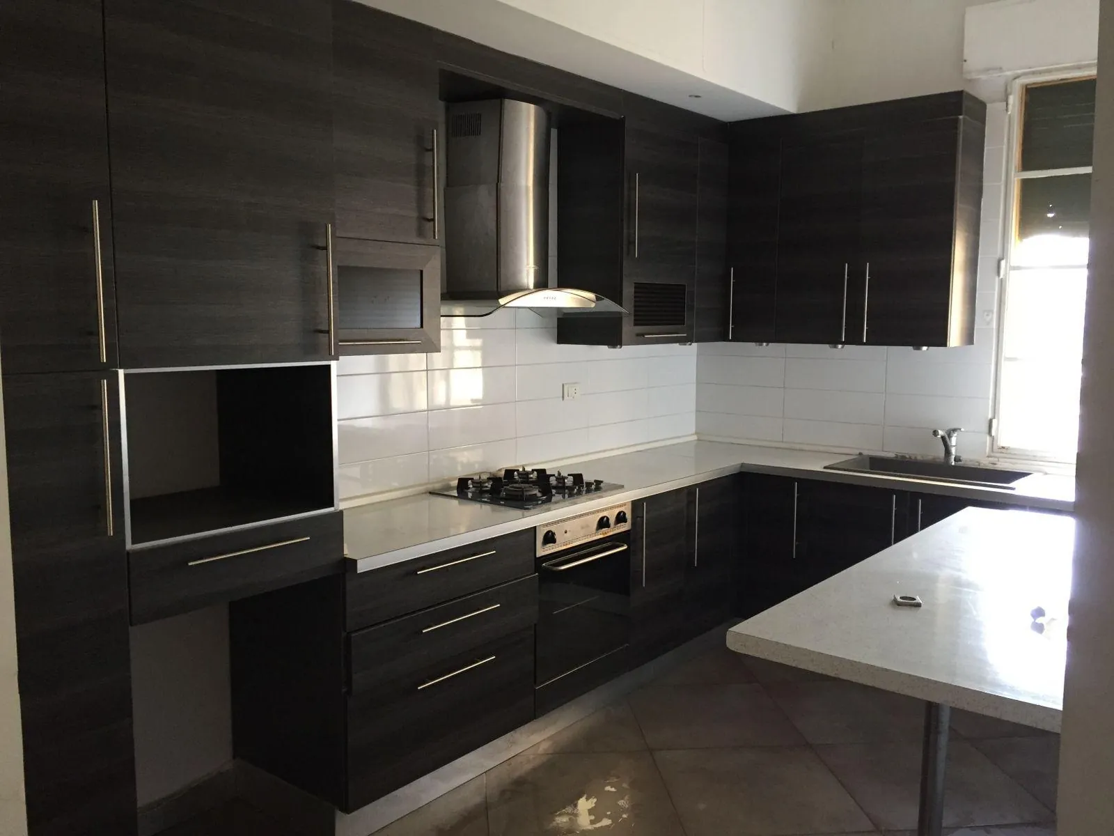 Renovated Apartment for Rent in Saifi village – Prime Location Ref#4558 — الصورة 4