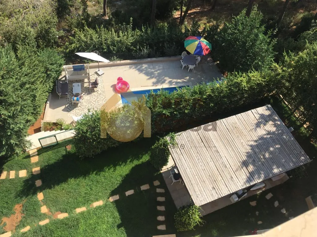 Baabdat fully furnished apartment 240m + 500m garden & pool for Rent #4615 — الصورة 4