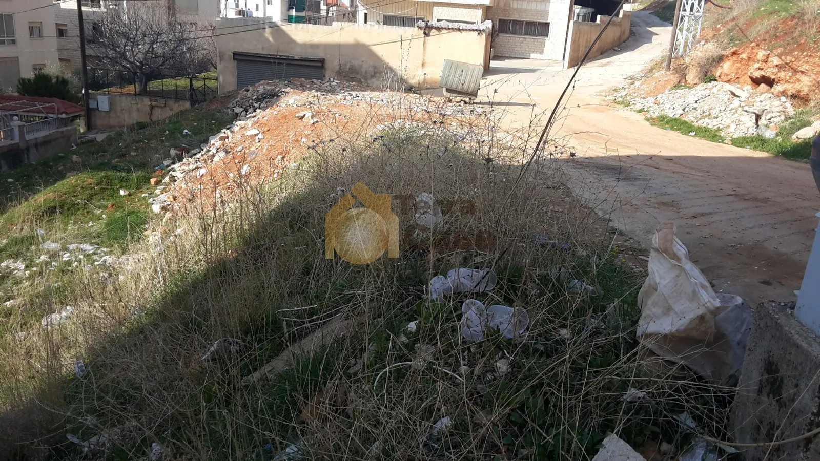 Zahle haouch el zaraane land 676 sqm with high coefficient Ref#144 — photo 2