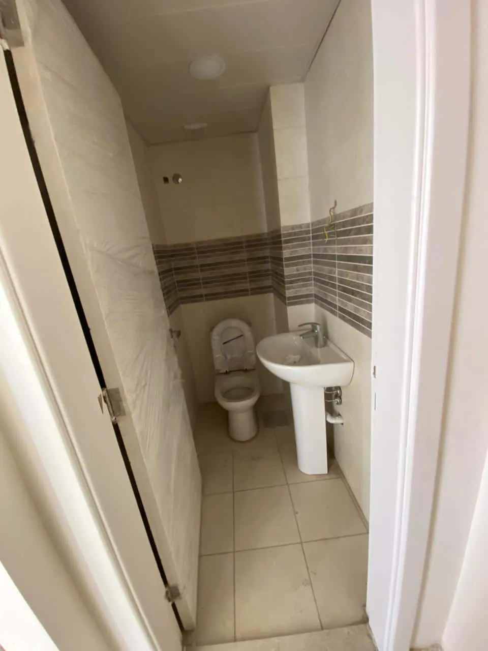 Office 80 sqm for Rent in zahle boulevard Ref#4831 — الصورة 2