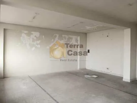 Haret sakher showroom/office 680 sqm for Rent on jounieh highway #4844