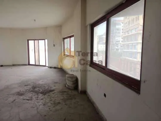 Haret sakher showroom/office + 550 sqm terrace for Rent jounieh highway #4843 — الصورة 2
