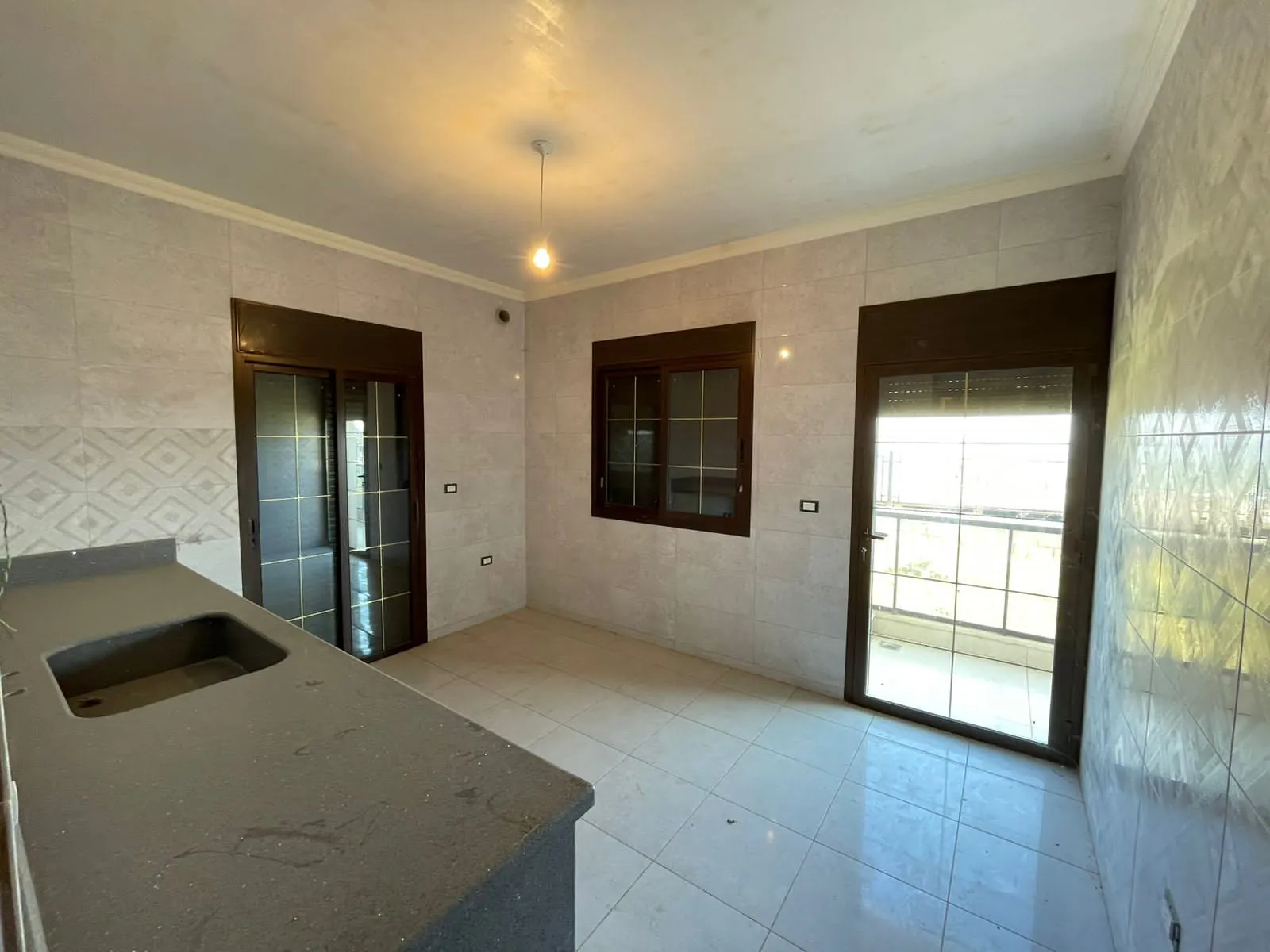 Zahle, karak, apartment ground floor 165 sqm + 200 sqm garden #5053 — الصورة 2