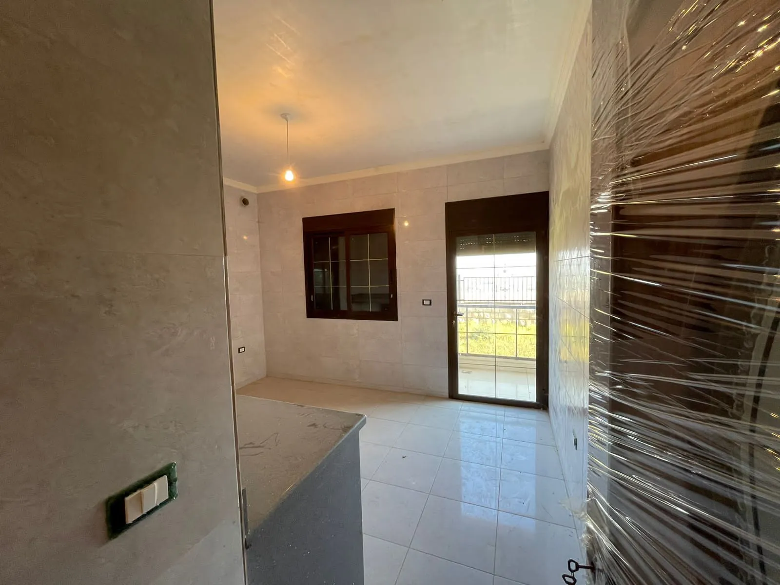 Zahle, karak, apartment ground floor 165 sqm + 200 sqm garden #5053 — الصورة 3