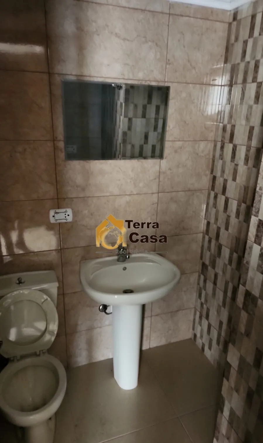 Office in zahle for Sale prime location main boulevard Ref# 5323 — الصورة 3