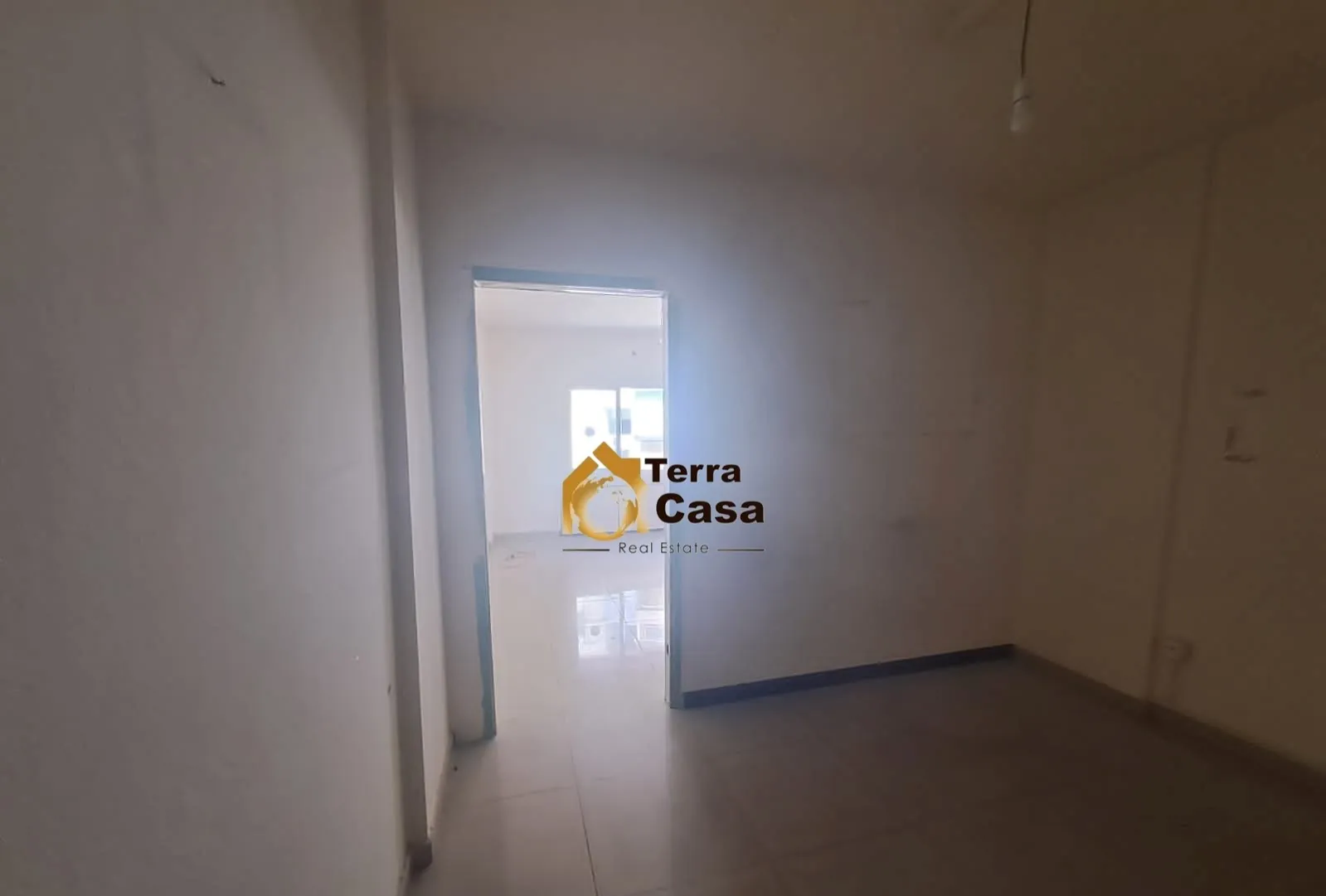 Zalka 35 sqm office for Rent Ref# 5453 — الصورة 3