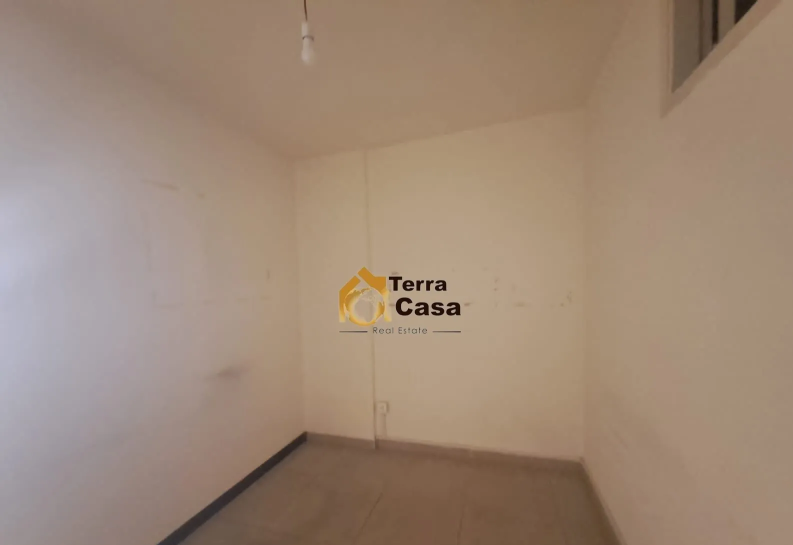 Zalka 35 sqm office for Rent Ref# 5453 — الصورة 4