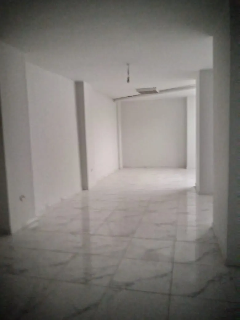Zahle haouch el omara shop 300 sqm for Rent prime location Ref#5827 — الصورة 4