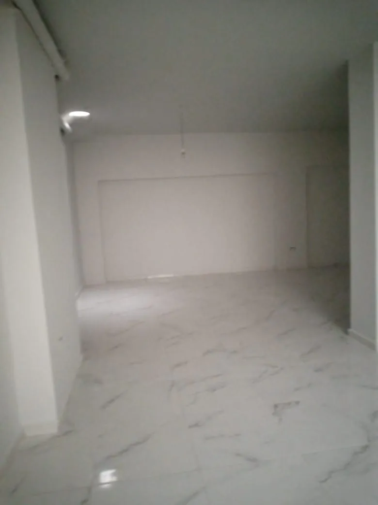 Zahle haouch el omara shop 300 sqm for Rent prime location Ref#5827 — الصورة 5