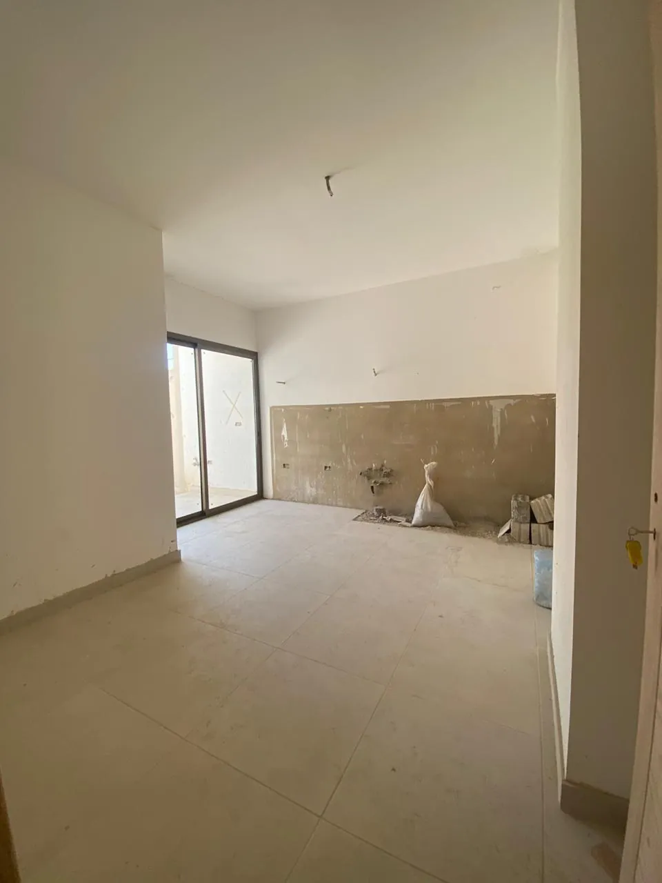 Zahle el midan uncompleted apartment for Sale with terrace Ref#6151 — photo 4