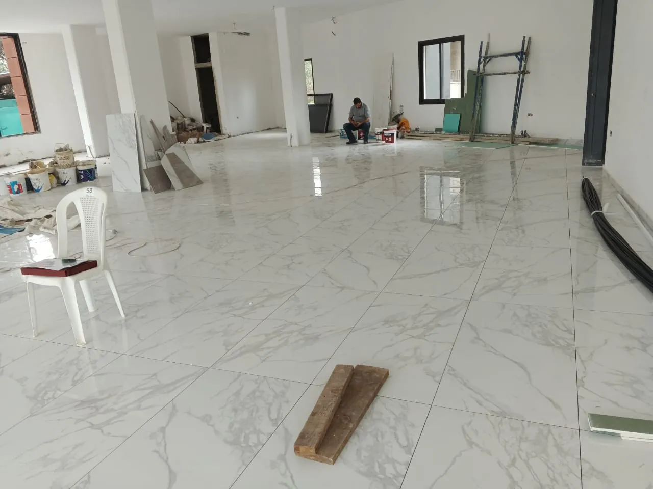 Dbayeh shop/showroom 150m prime location Ref#6155