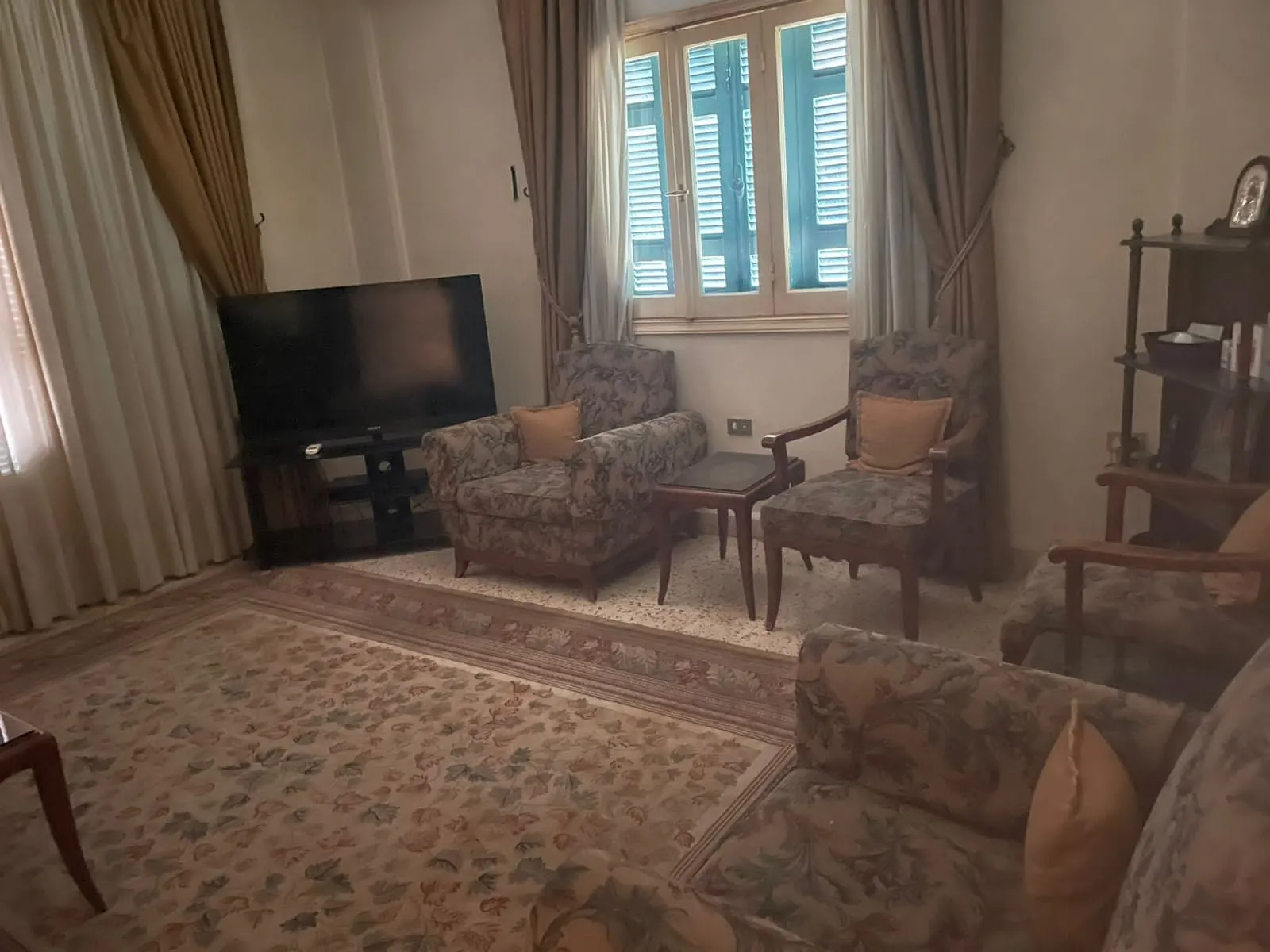 Zouk mikael fully furnished & renovated apartment for Rent #6215 — الصورة 3