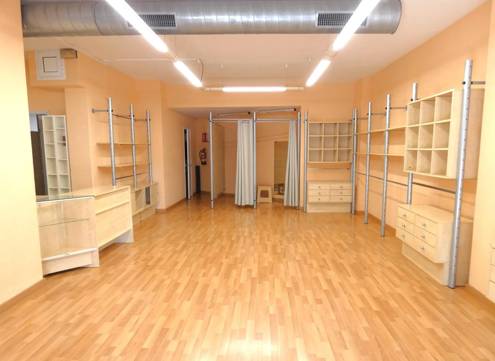 Spain shop in Barcelona, prime location UNIQUE OPPORTUNITY PR-00213 — الصورة 3