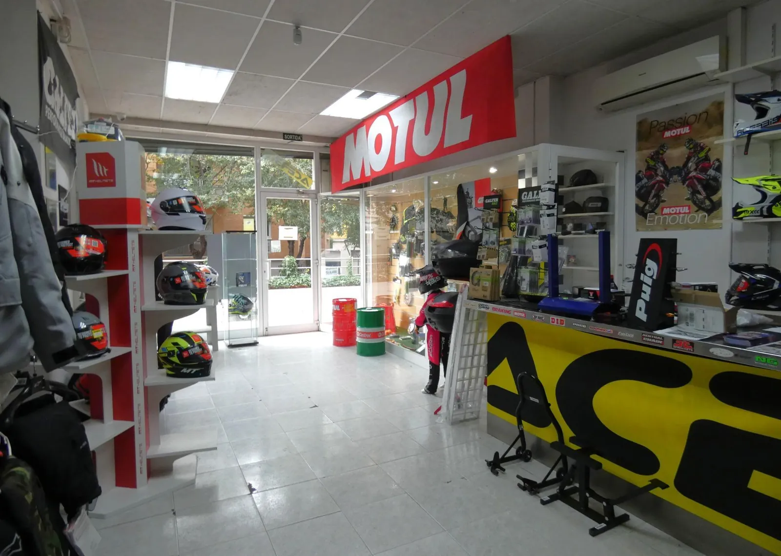 Spain Commercial premises in Manresa, Barcelona prime location PR-00311 — photo 4