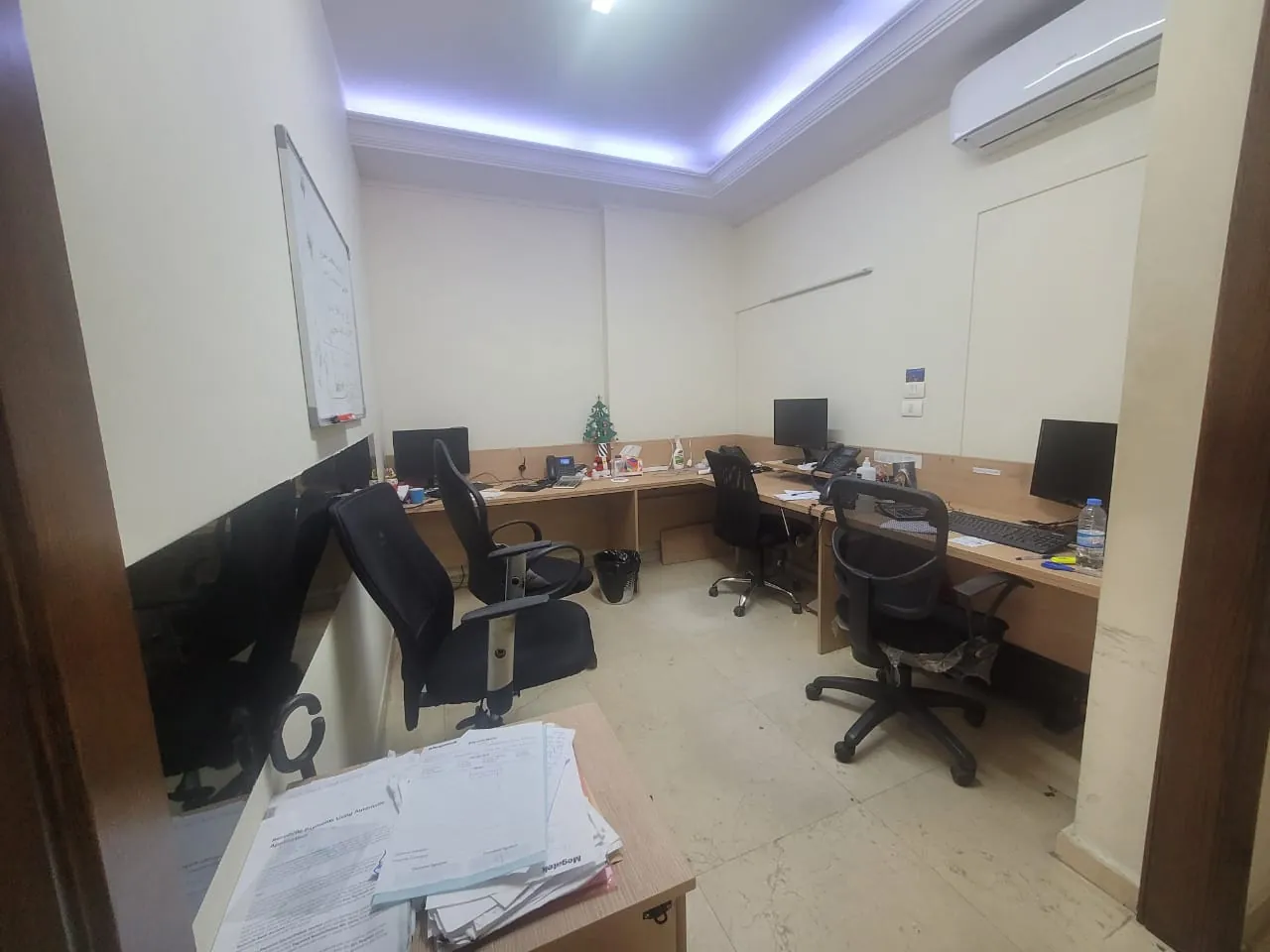 Dbayeh equipped and furnished office for Rent prime location ag-42 — الصورة 4