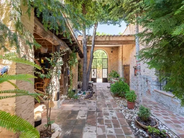 Spain Valencia renovated villa 3 floors with terrace, pool & garden 004955 — photo 2