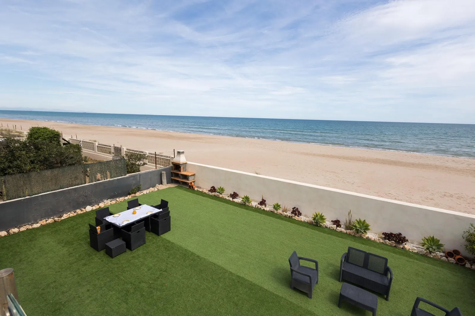 Spain renovated villa 3 floors, privileged location with sea view 003885